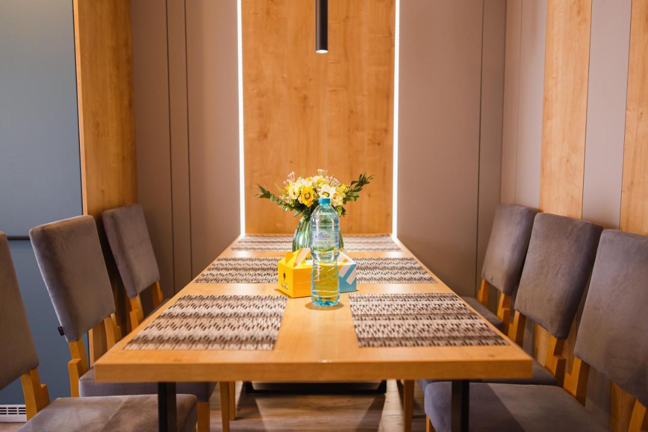 Appartamento Charming Family Haven Gran Varadino Esterno foto