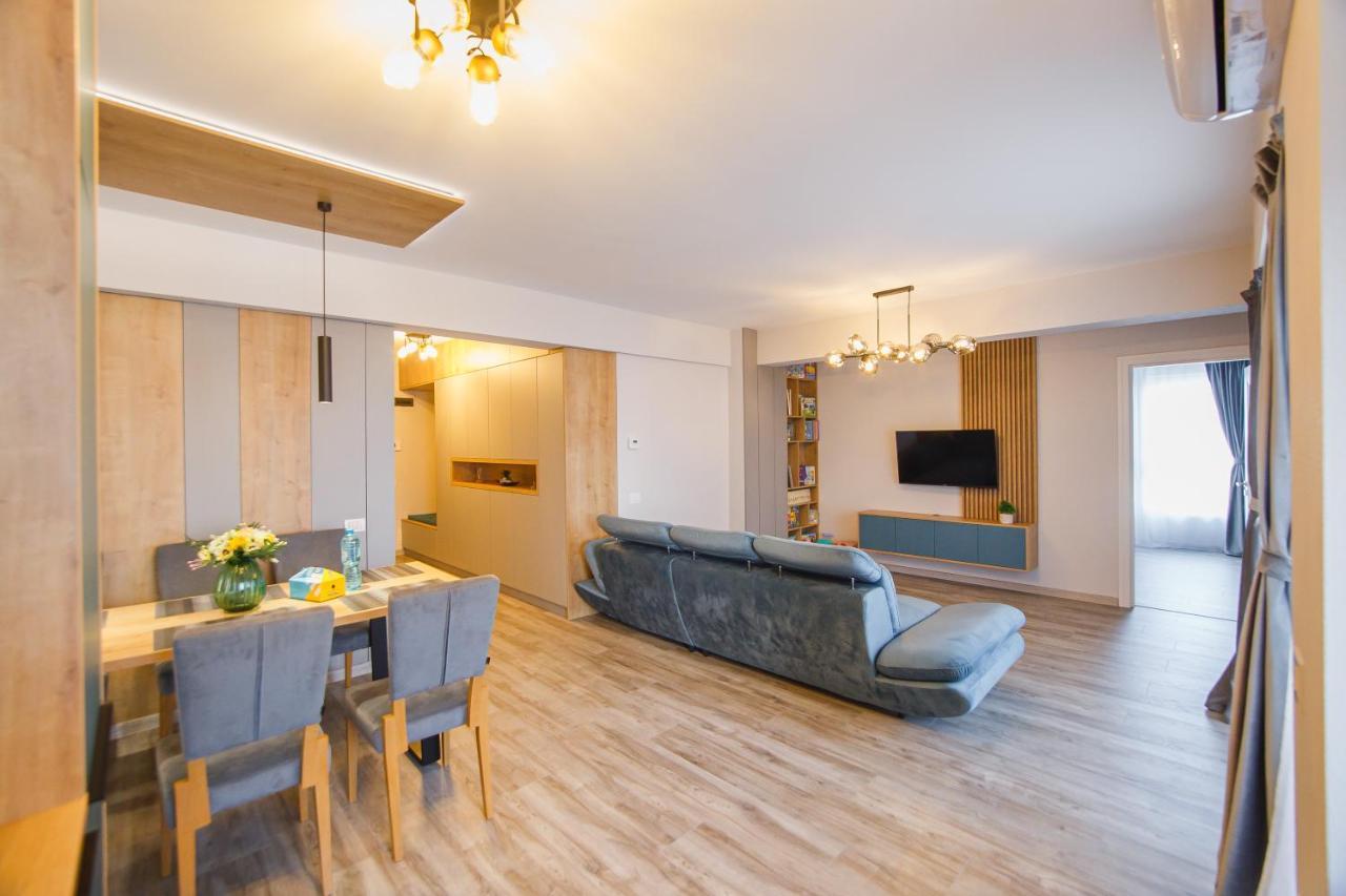 Appartamento Charming Family Haven Gran Varadino Esterno foto